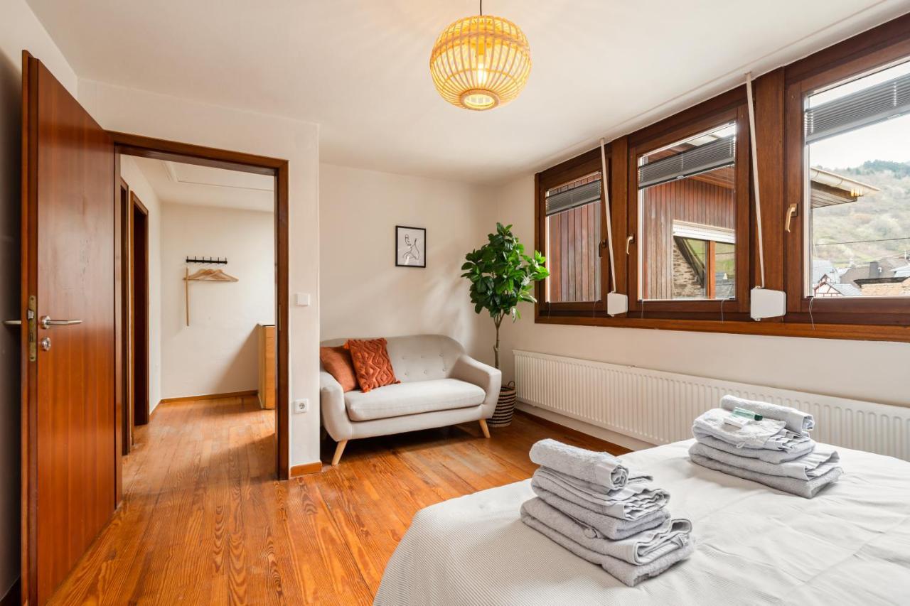 Apartamento Haus Blaue Traube Mit Moselblick Ediger-Eller Exterior foto